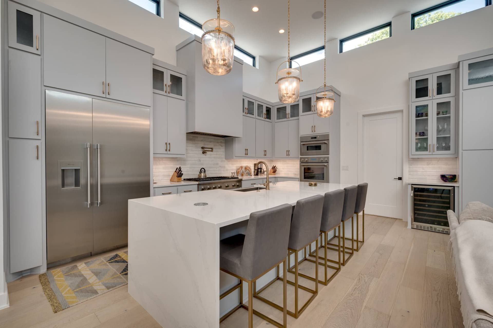 Austin Bella - Image 5