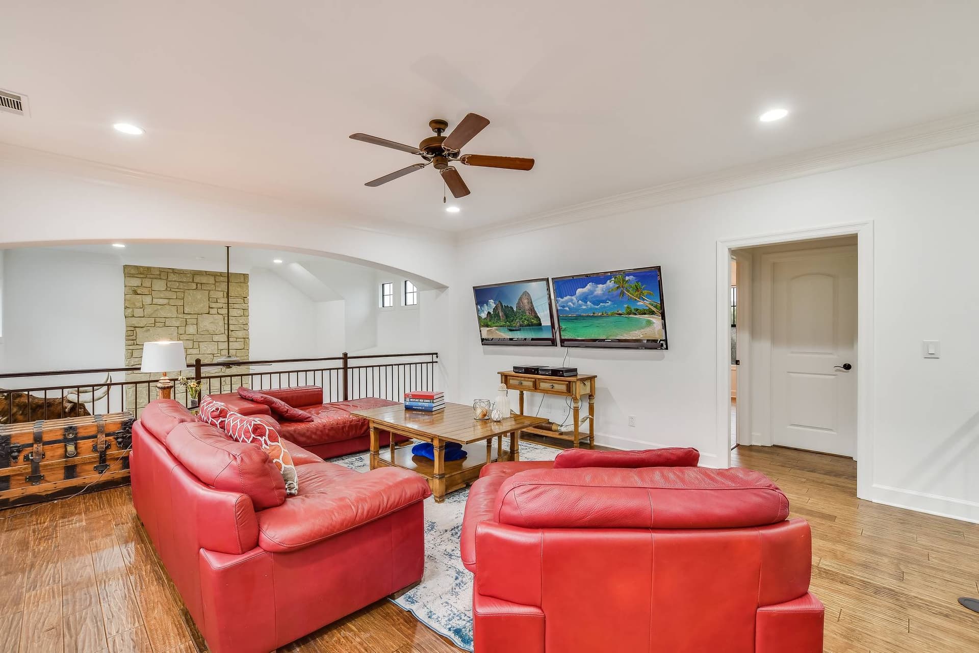 Hillside Oasis - Image 38