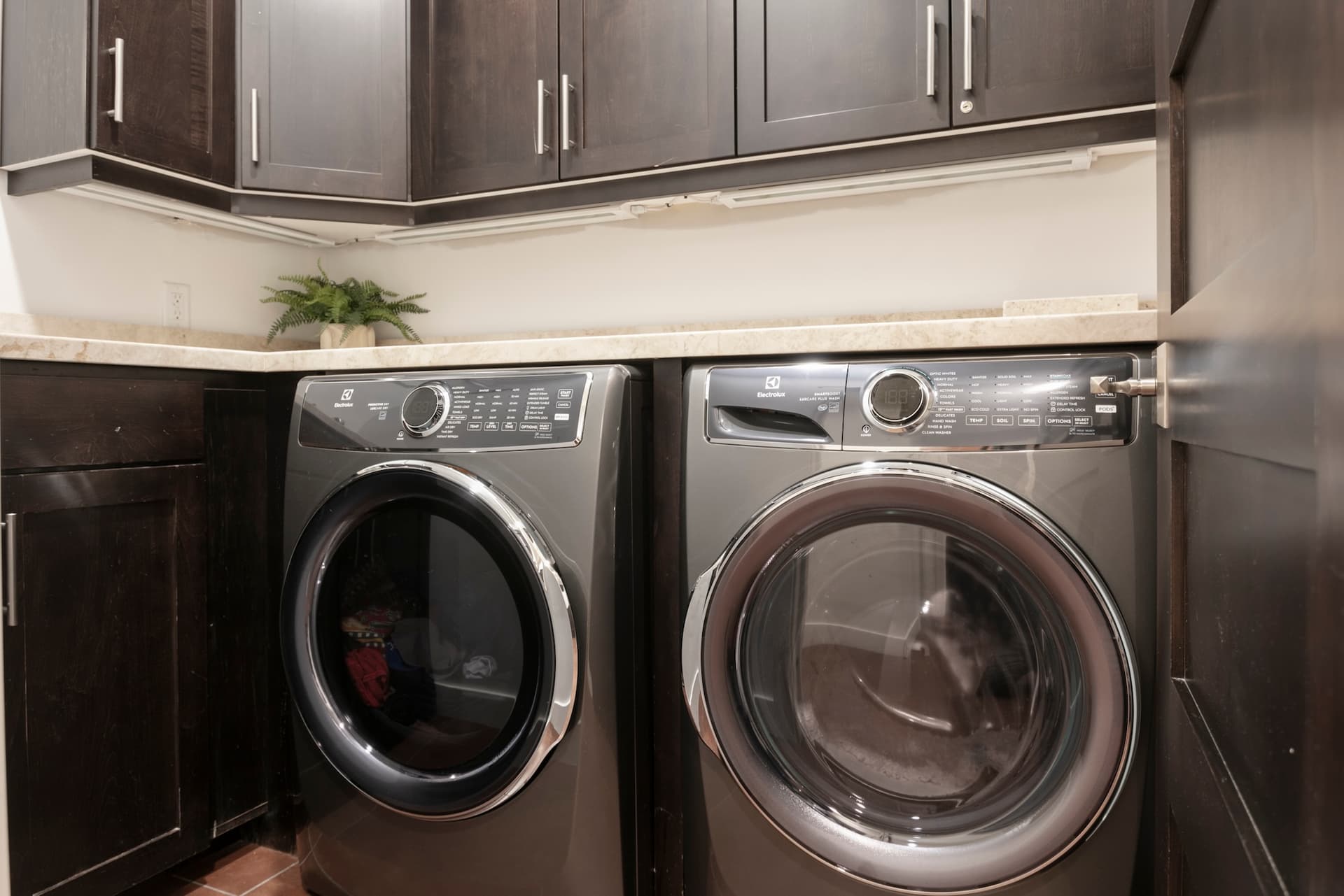 Empire Villa - Image 40