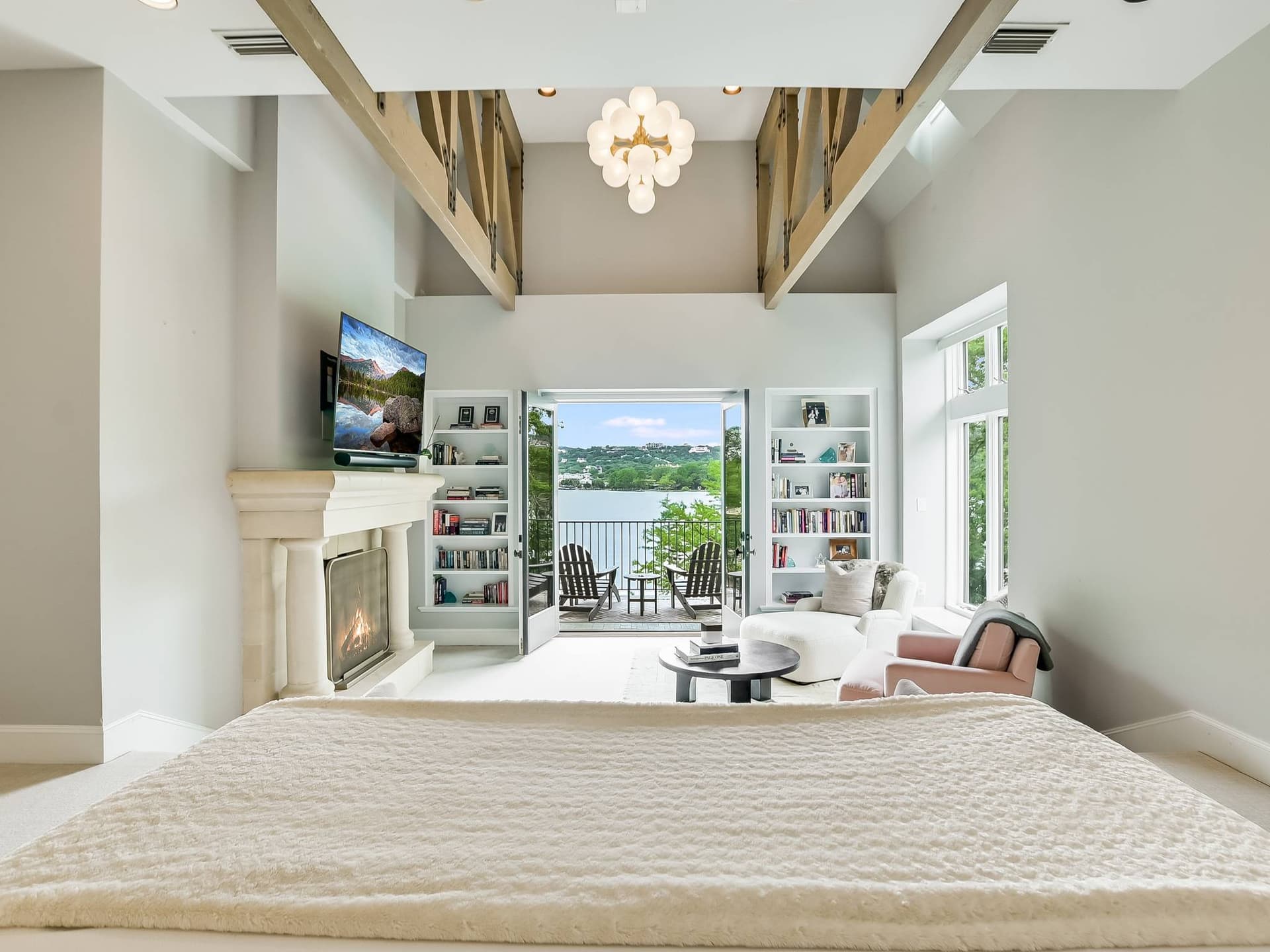 Manor on Lake Austin - Image 34