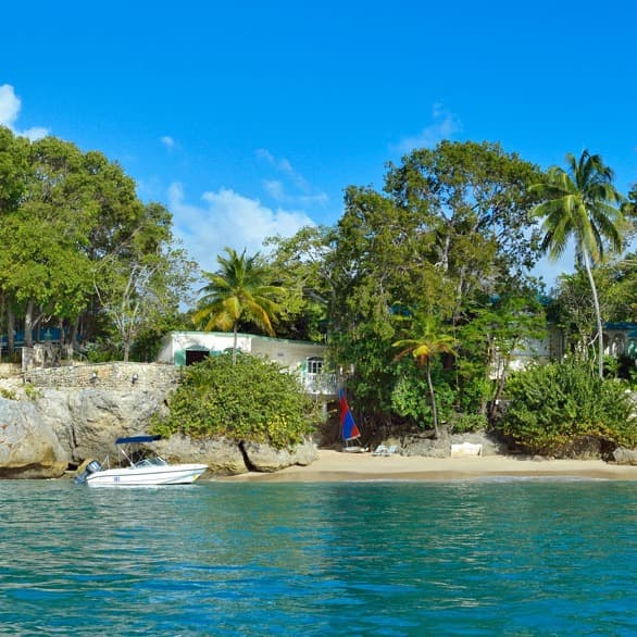 Topaz Cove Manor - Image 1