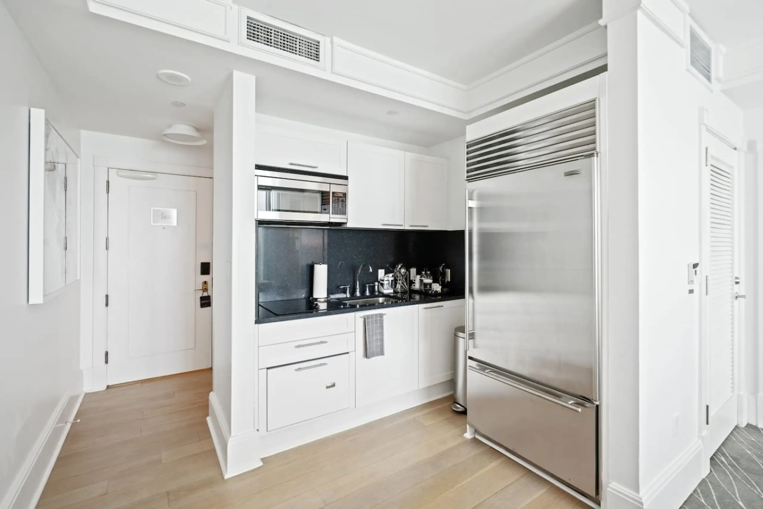 Elysian Residence #1605 at The Ritz-Carlton - Image 5