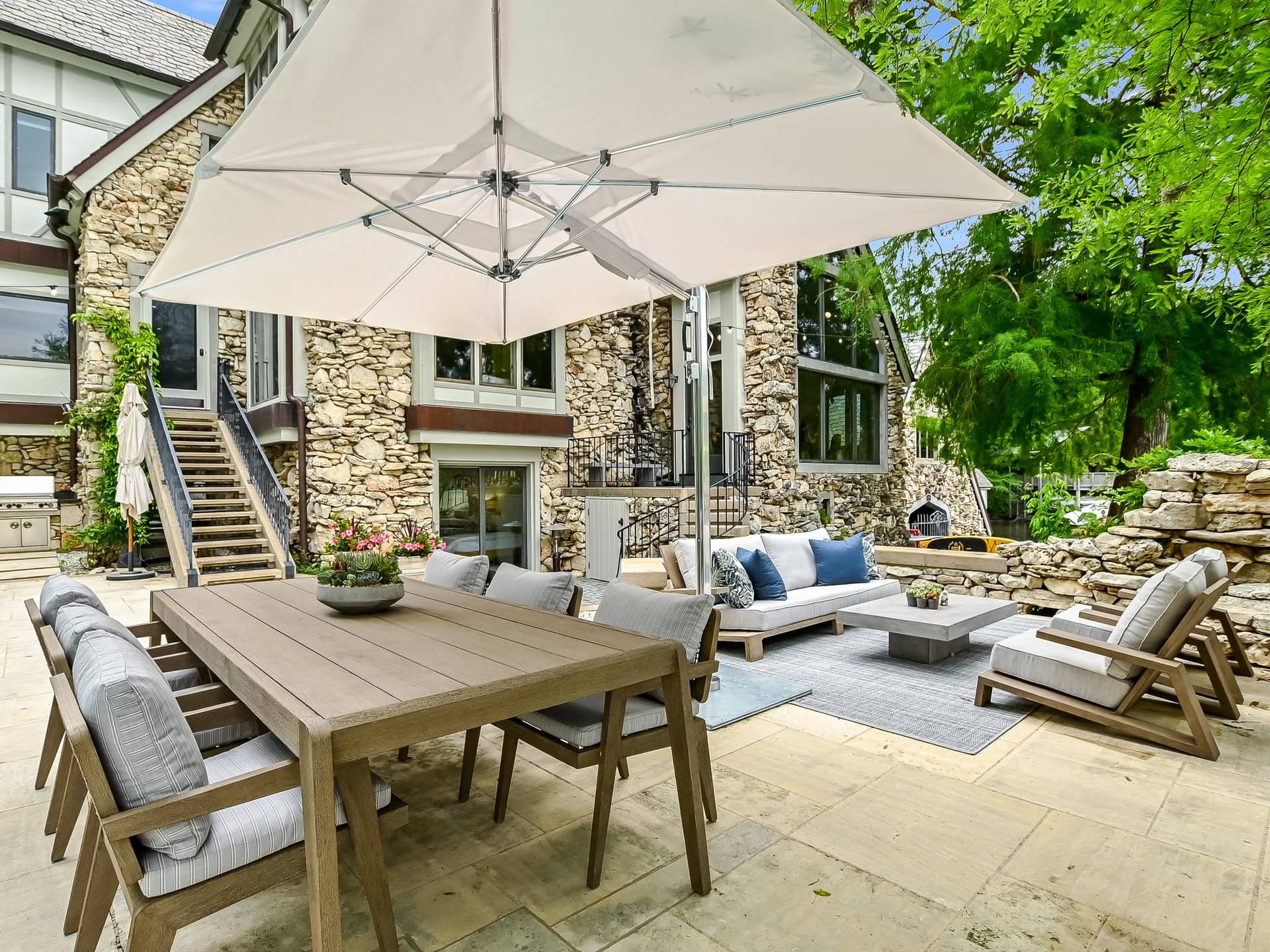 Manor on Lake Austin - Image 10