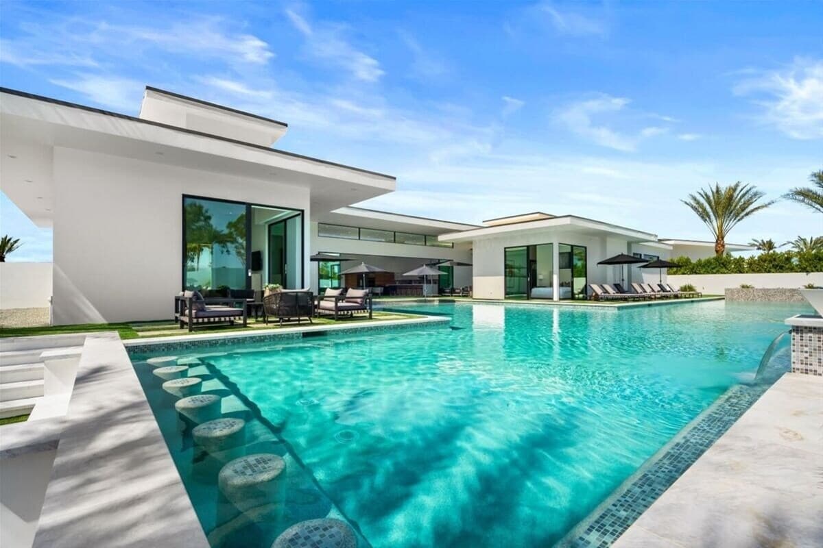 Bravo Villa #11 - Image 47