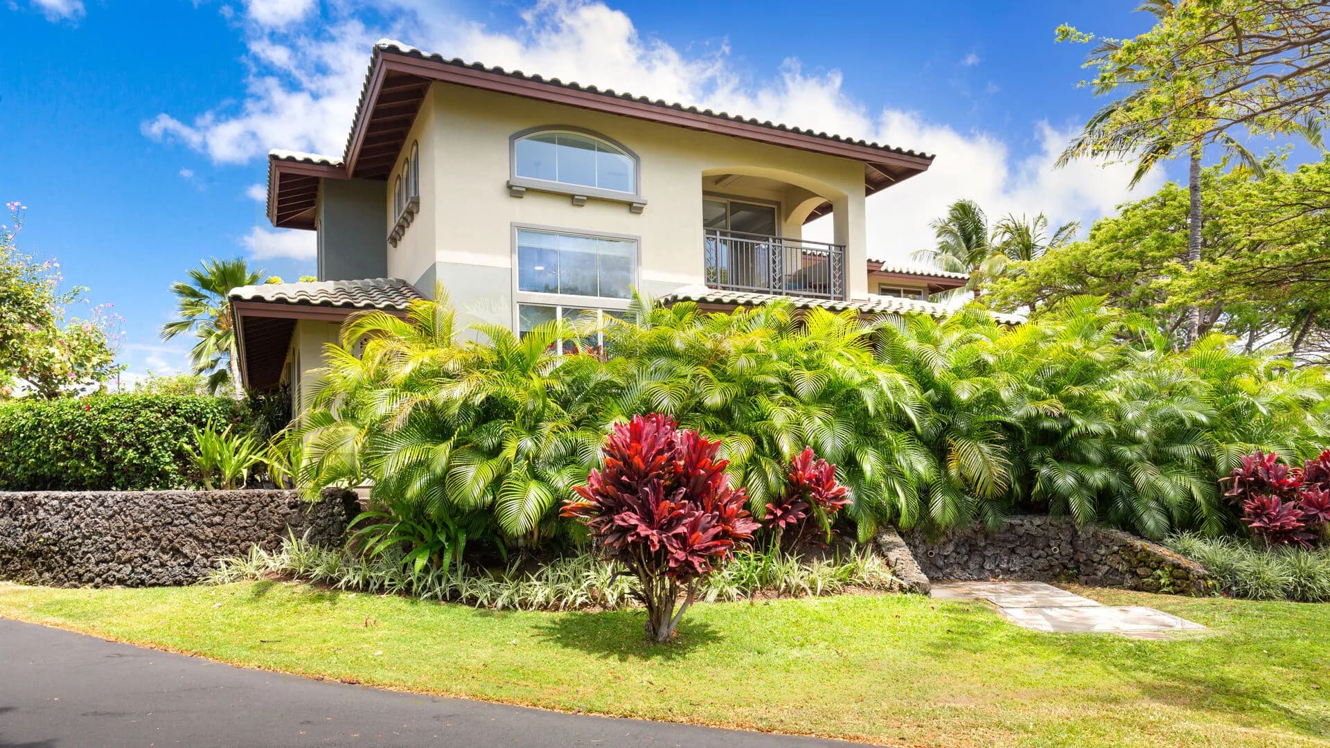 Makai Living - Image 1