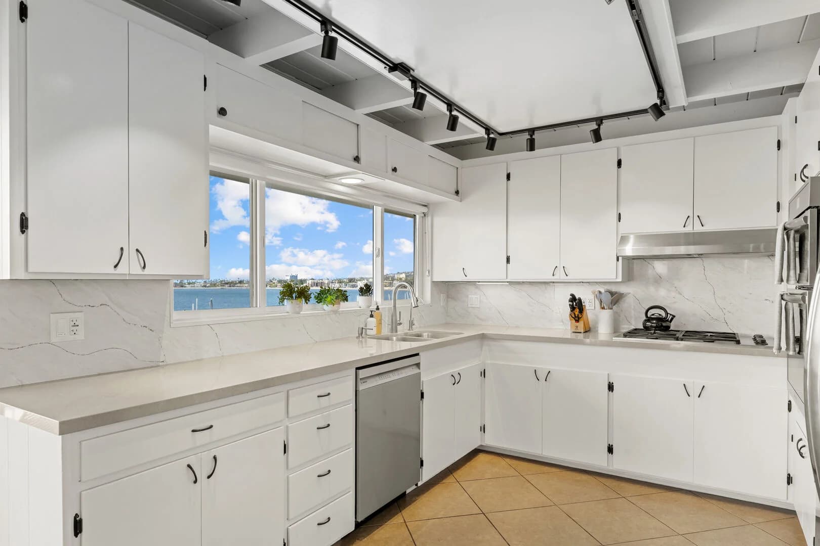 Sunsets on Riviera - Image 14