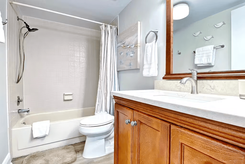 Reflections on the Gulf - Image 24