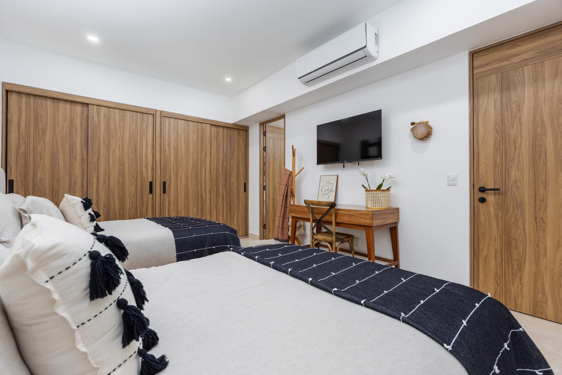 Harbor 171 Residences #803 - Image 16