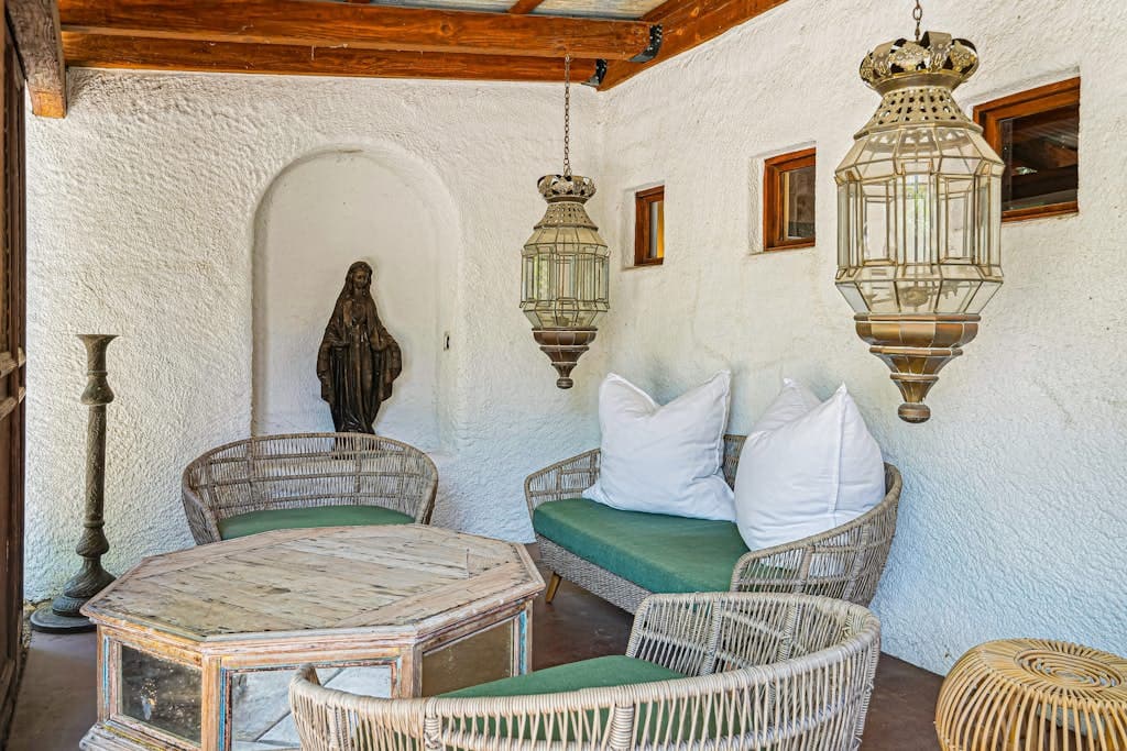 Hacienda Hideaway - Image 30