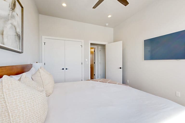 Luxury Hideout Overlook - Image 12