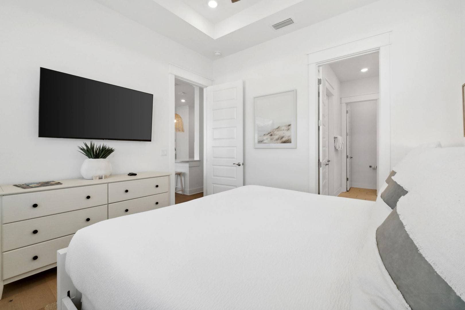 Emerald Waves - Image 10