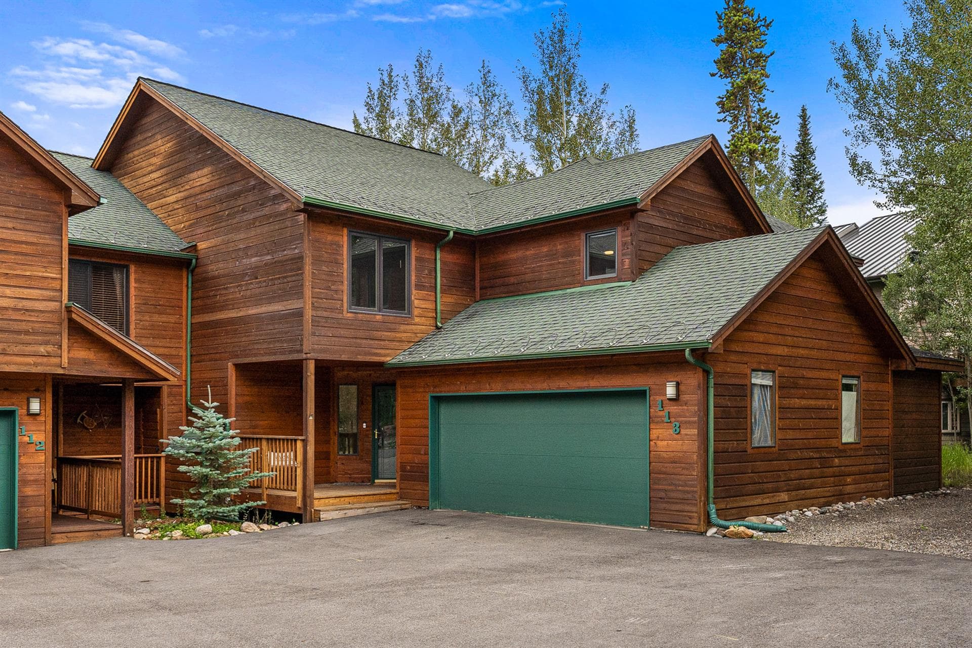 Burgundy House - Image 8