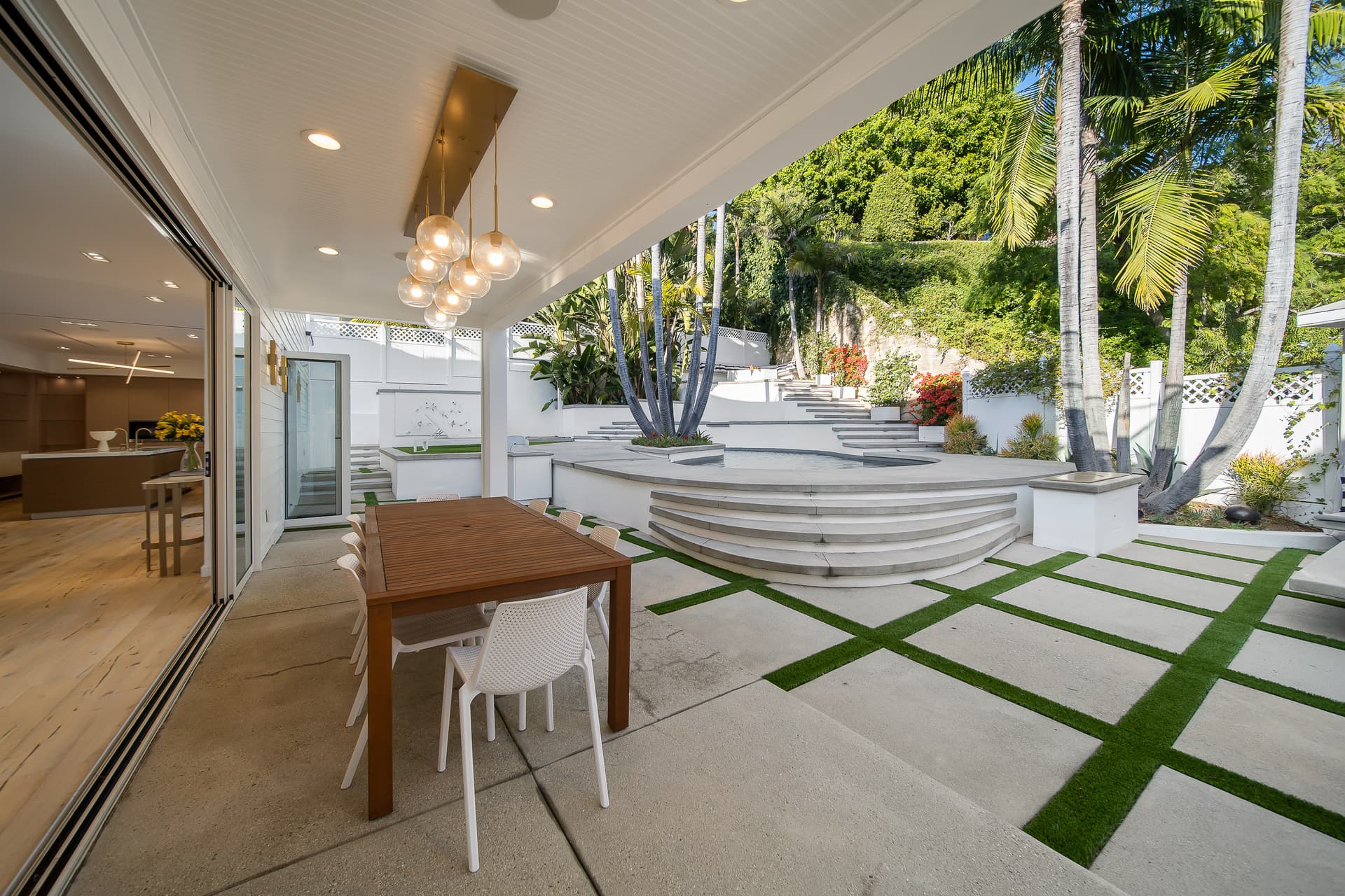 London Villa - Image 59