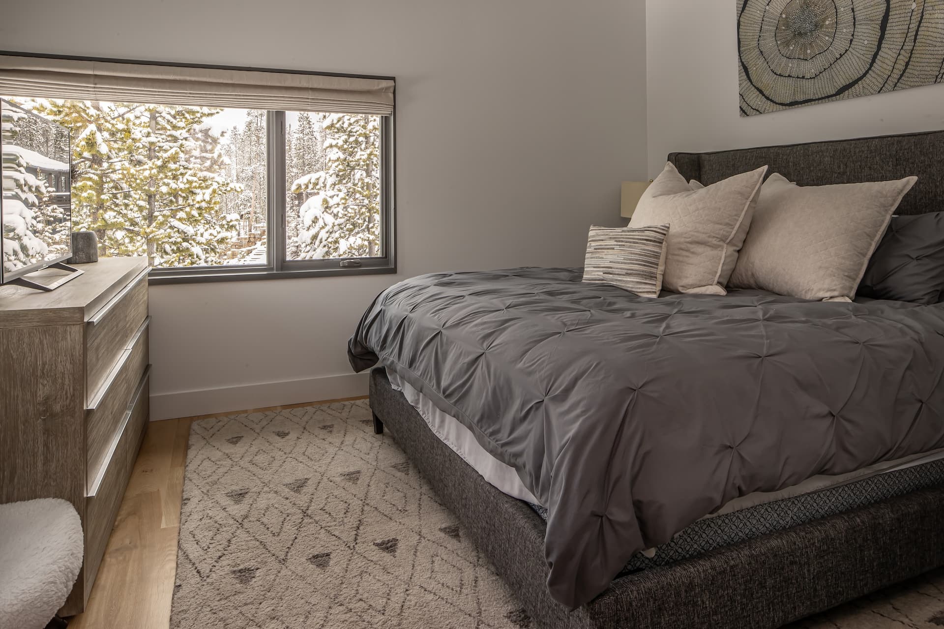 Lake Cabin #20 - Image 10