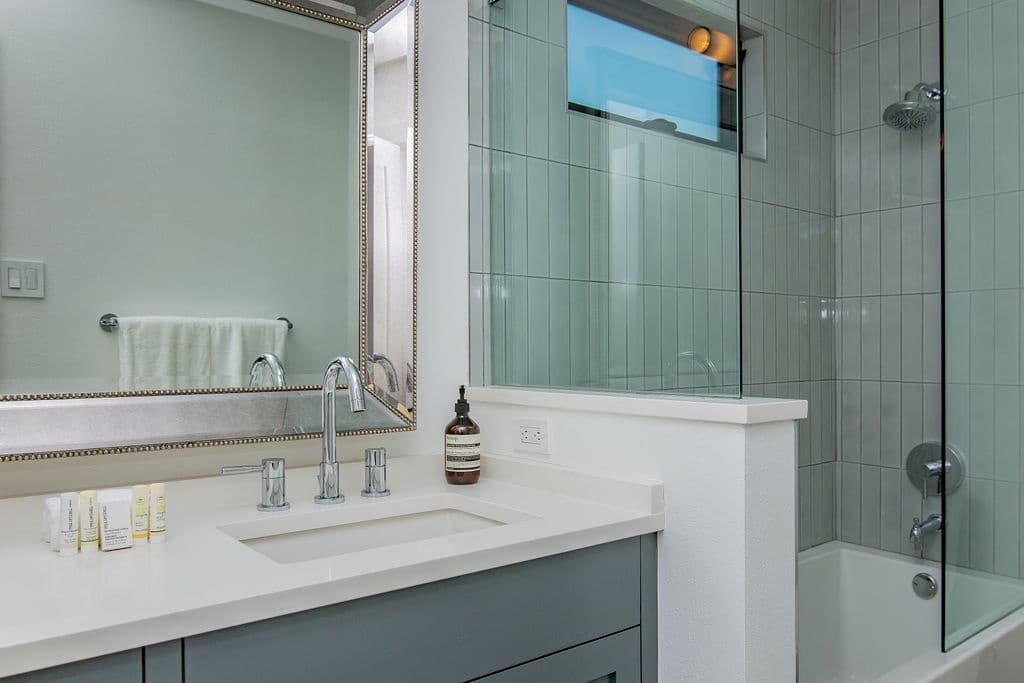 Westlake Hills Designer House - Image 24