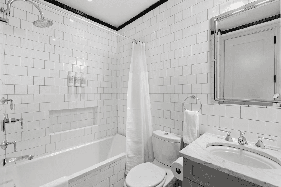 Linden Place II - Image 23