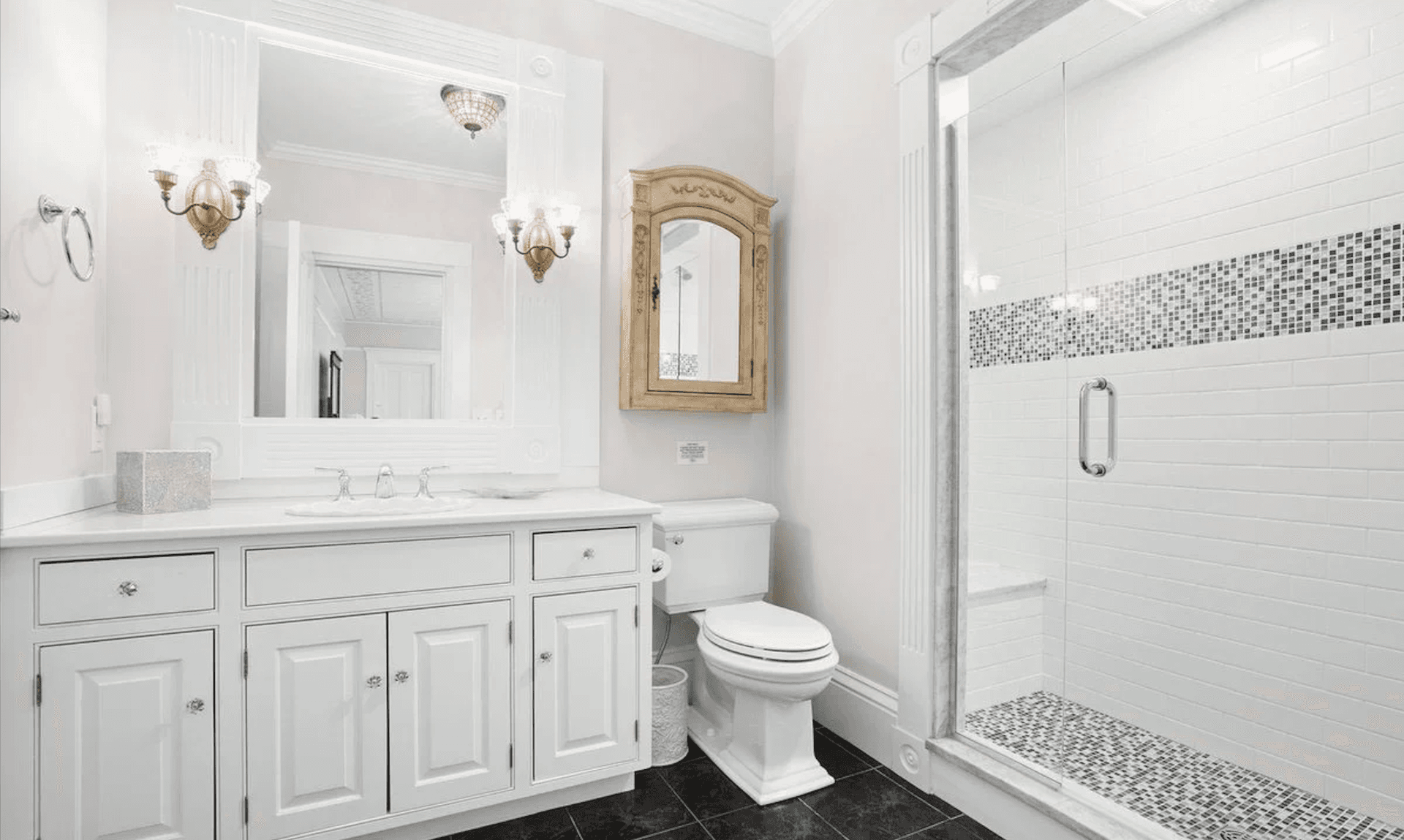 Center Of It All Estate - Image 26