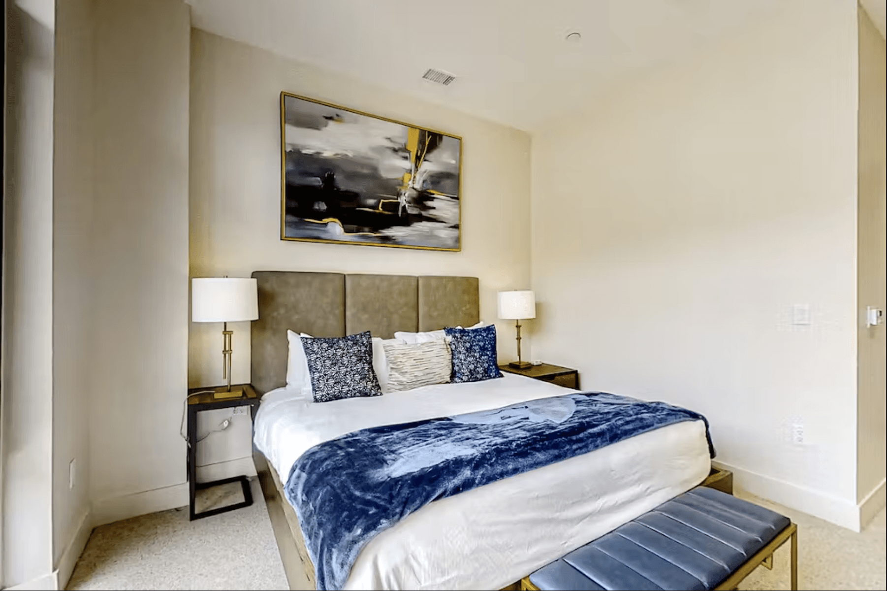 Luxury Penthouse Place - Image 25