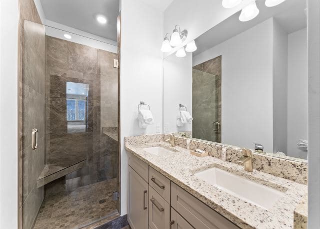 Crestview Chalet Bliss - Image 24