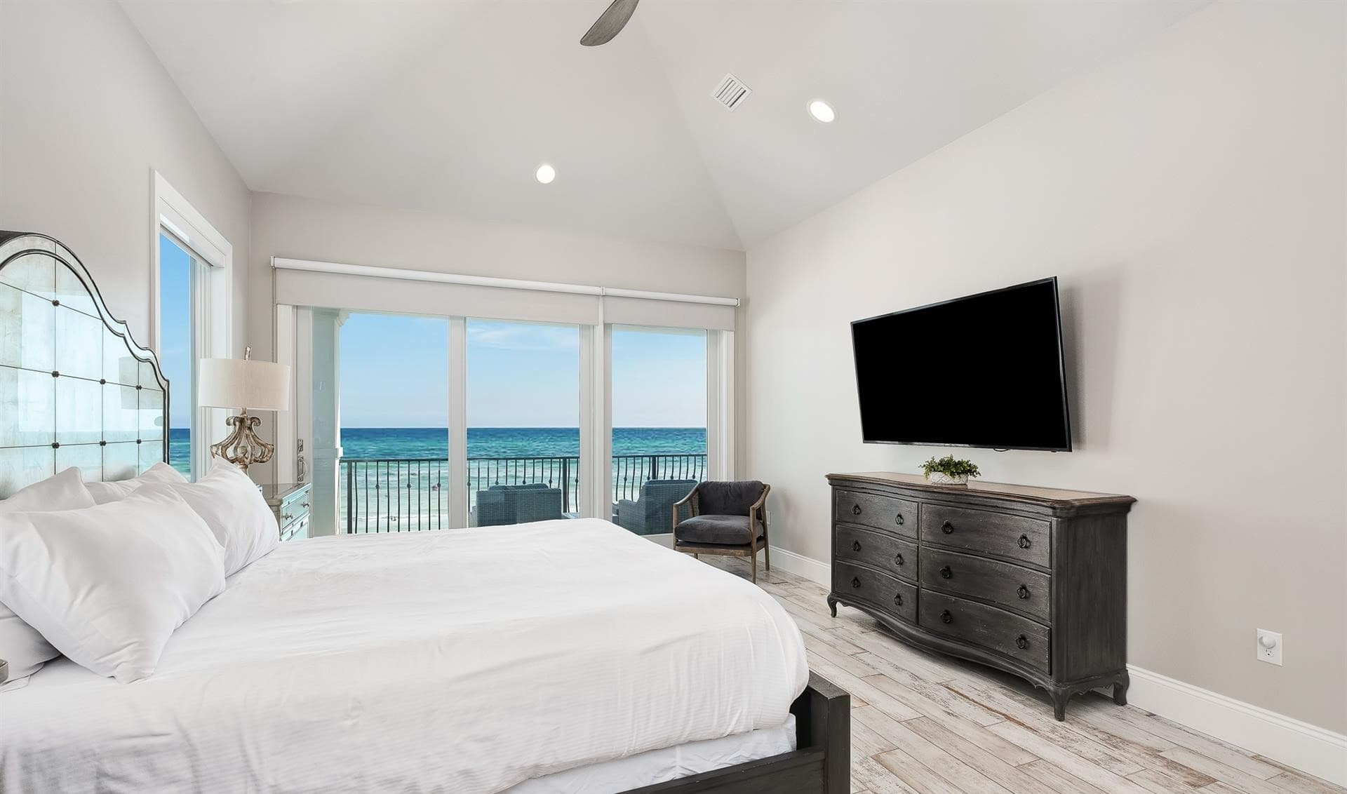 Beachfront Bliss - Image 21