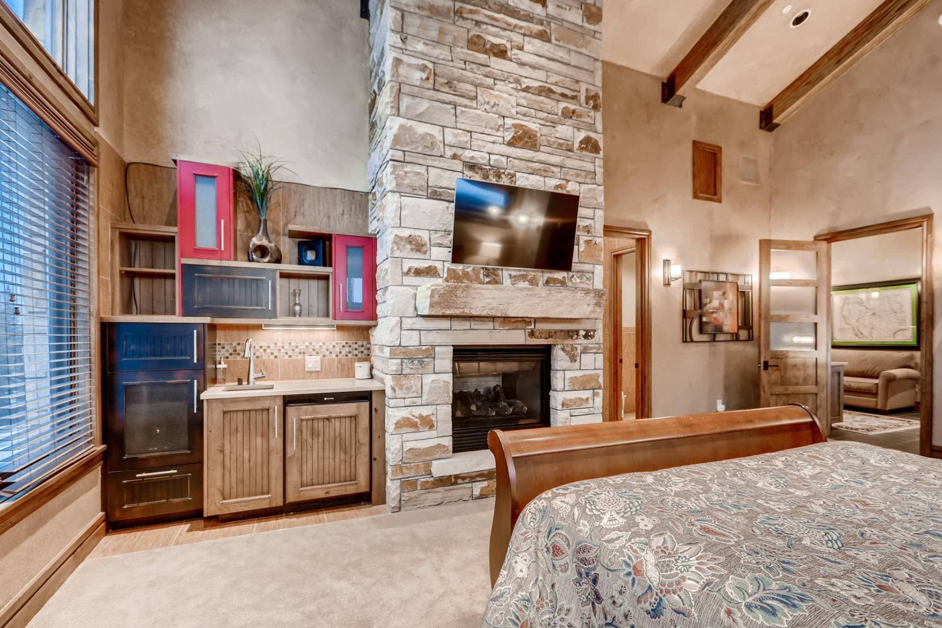 Warming Hut - Image 24