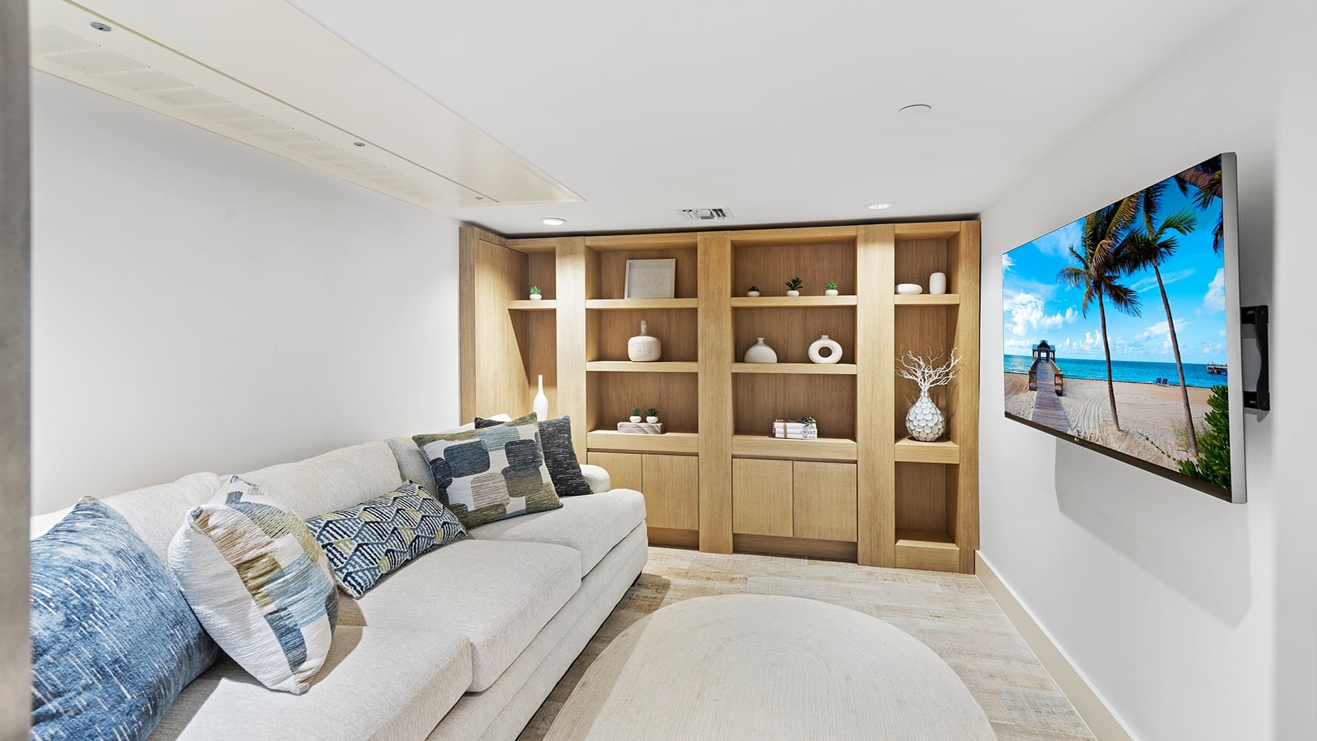 1 Hotel & Homes Residence #904 - Image 2