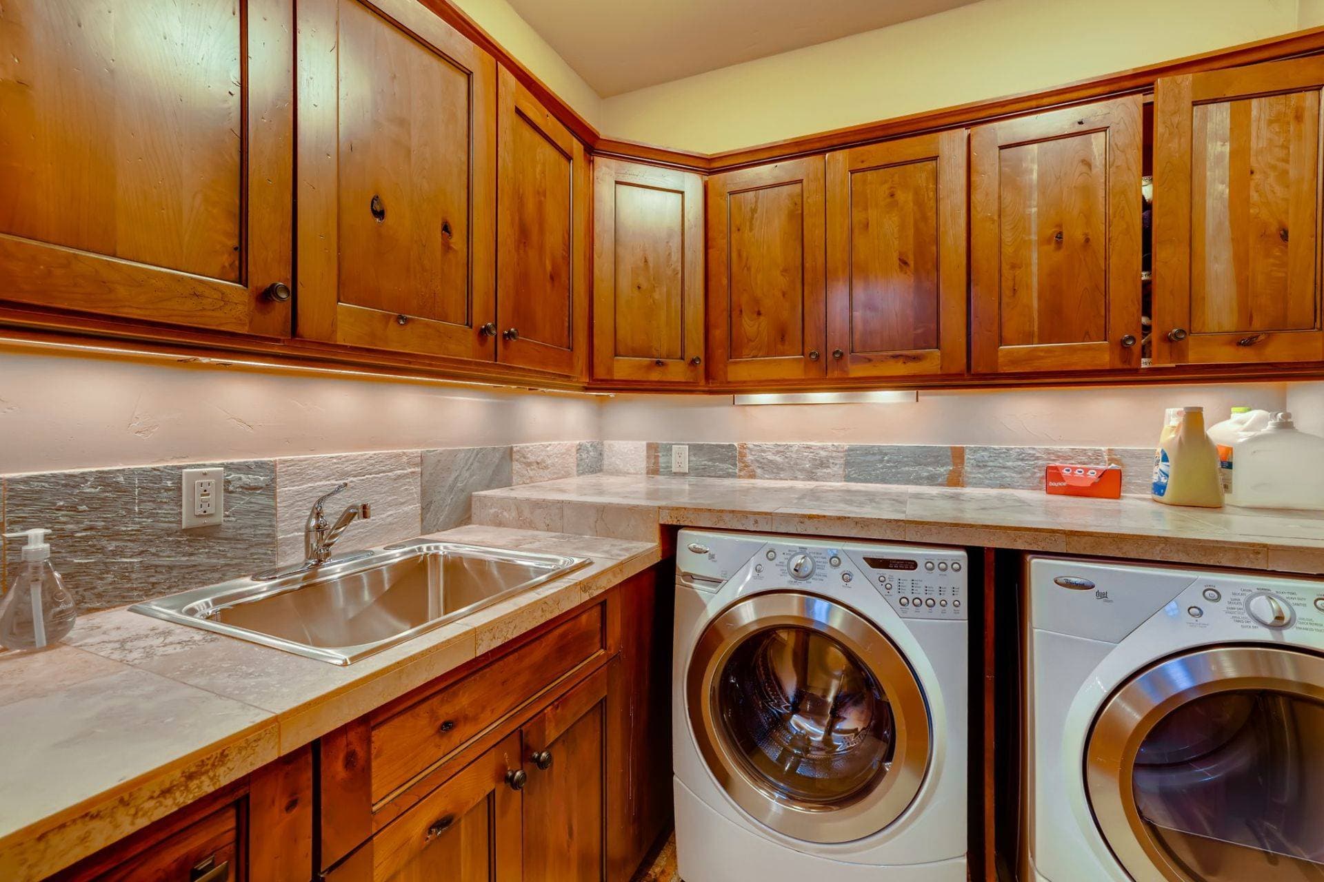 Bear Tracks Lodge - Image 30