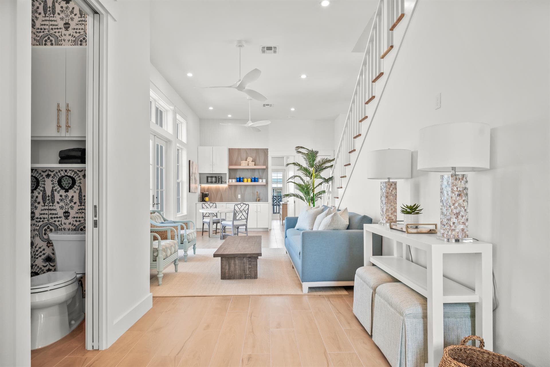 Holiday House - Image 3