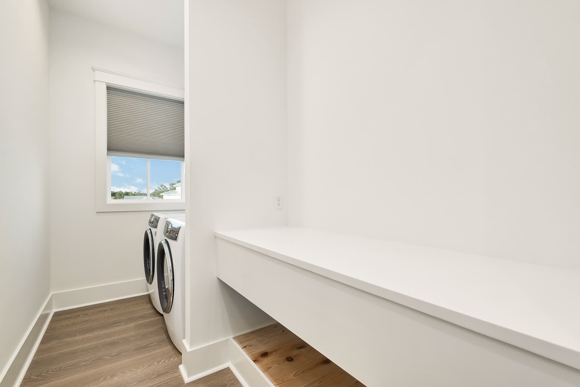 Emerald Palms - Image 31