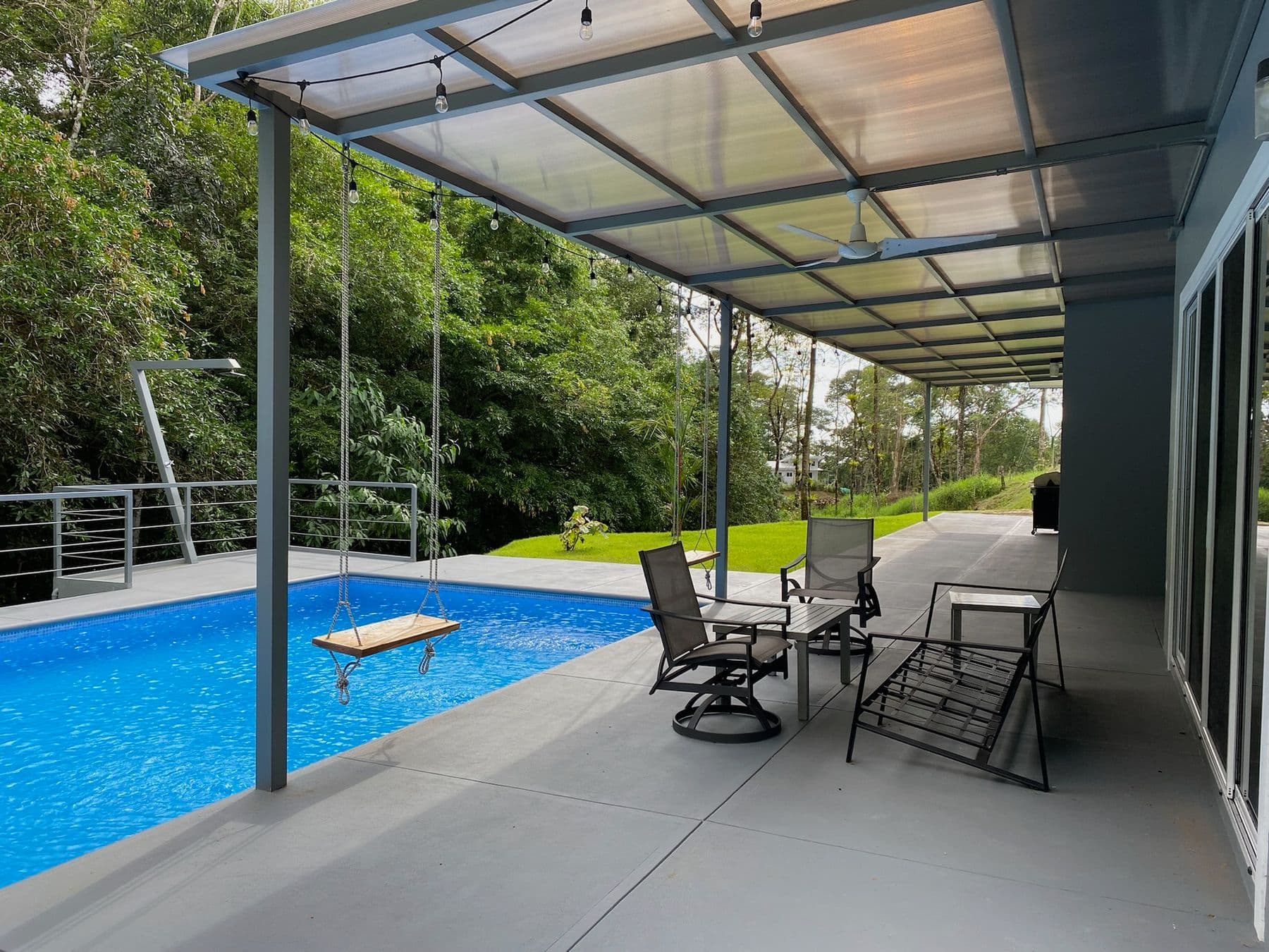 South Family Home - Image 5