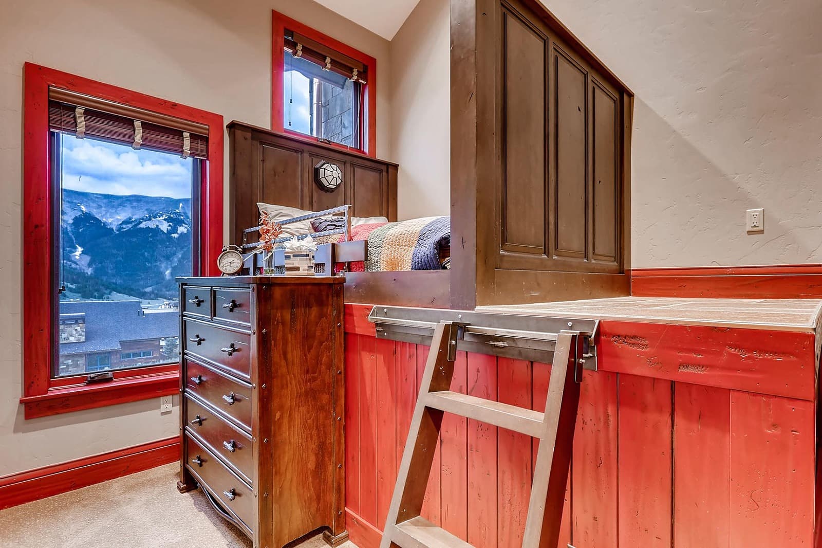 Snow Manor - Image 35