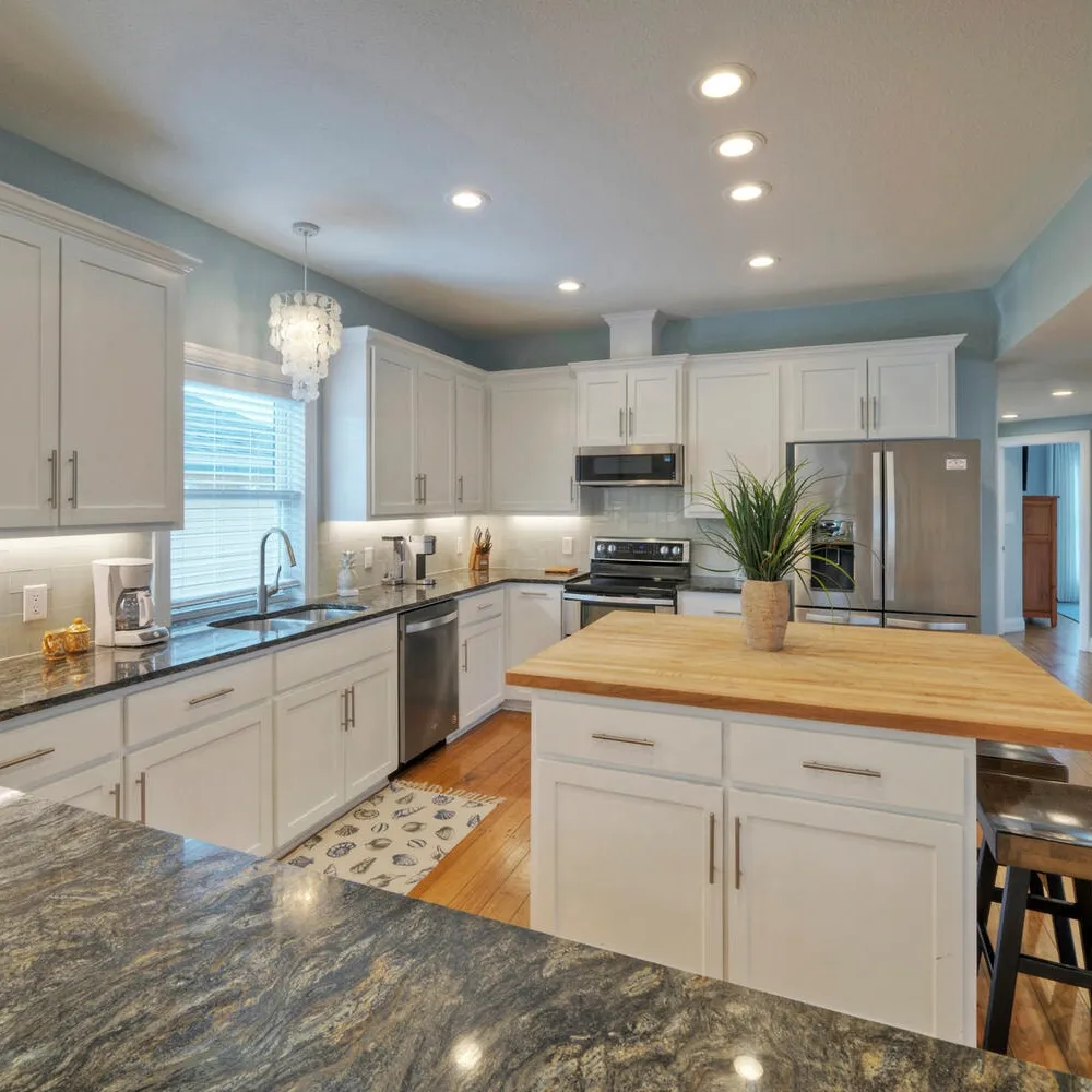 Moxy's Beach House - Image 5