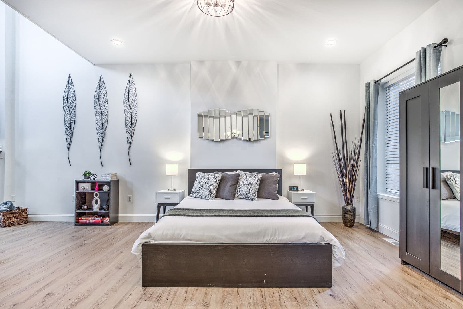 Lenox Comfort Corner - Image 16