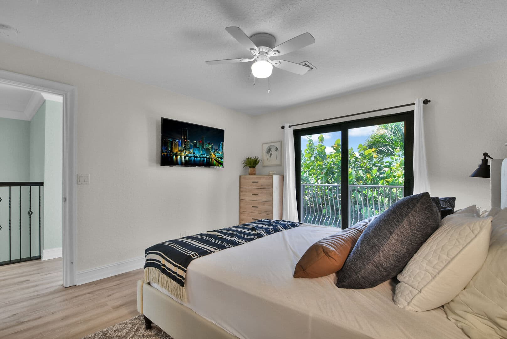 Lake Wyman House - Image 18