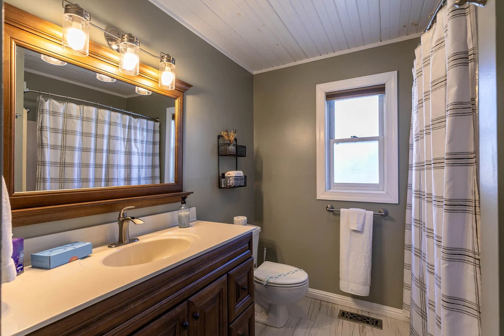 Sky High Chalet - Image 14