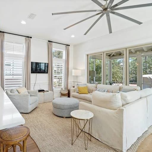 Georgia Peach at the Beach - Image 1