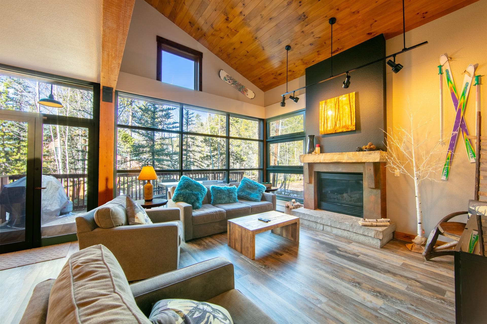 Alpine Vista Haven - Image 2