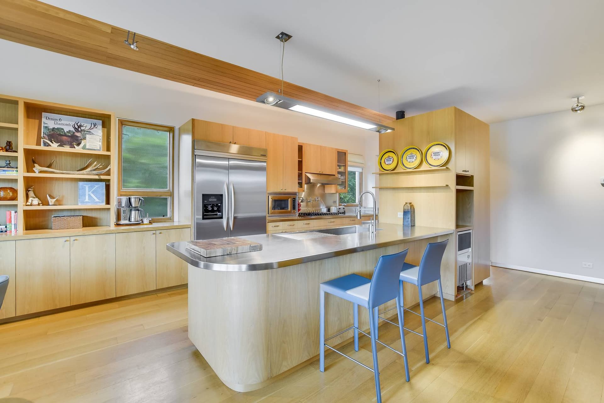 Waterfalls on the Lake Villa - Image 5