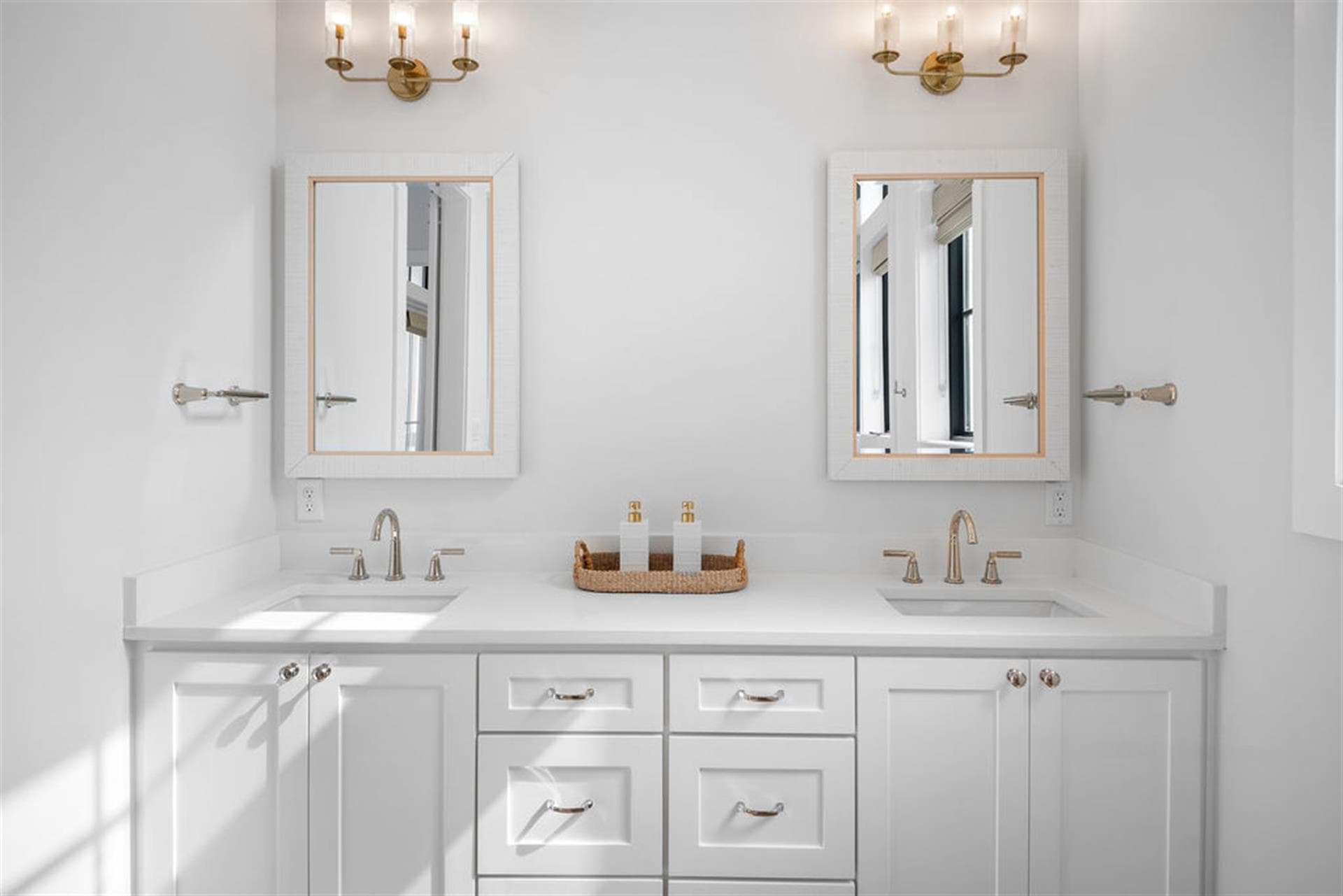 Coastal Belle - Image 23