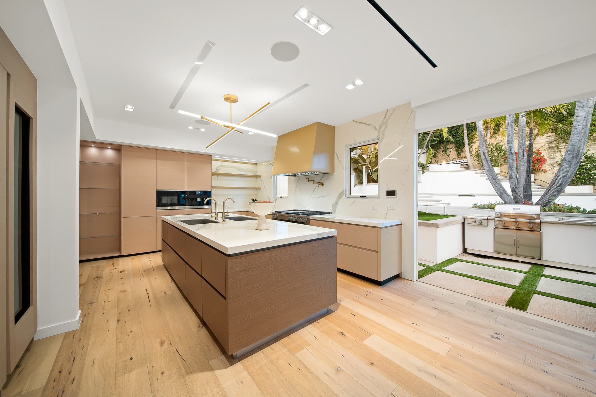 London Villa - Image 21