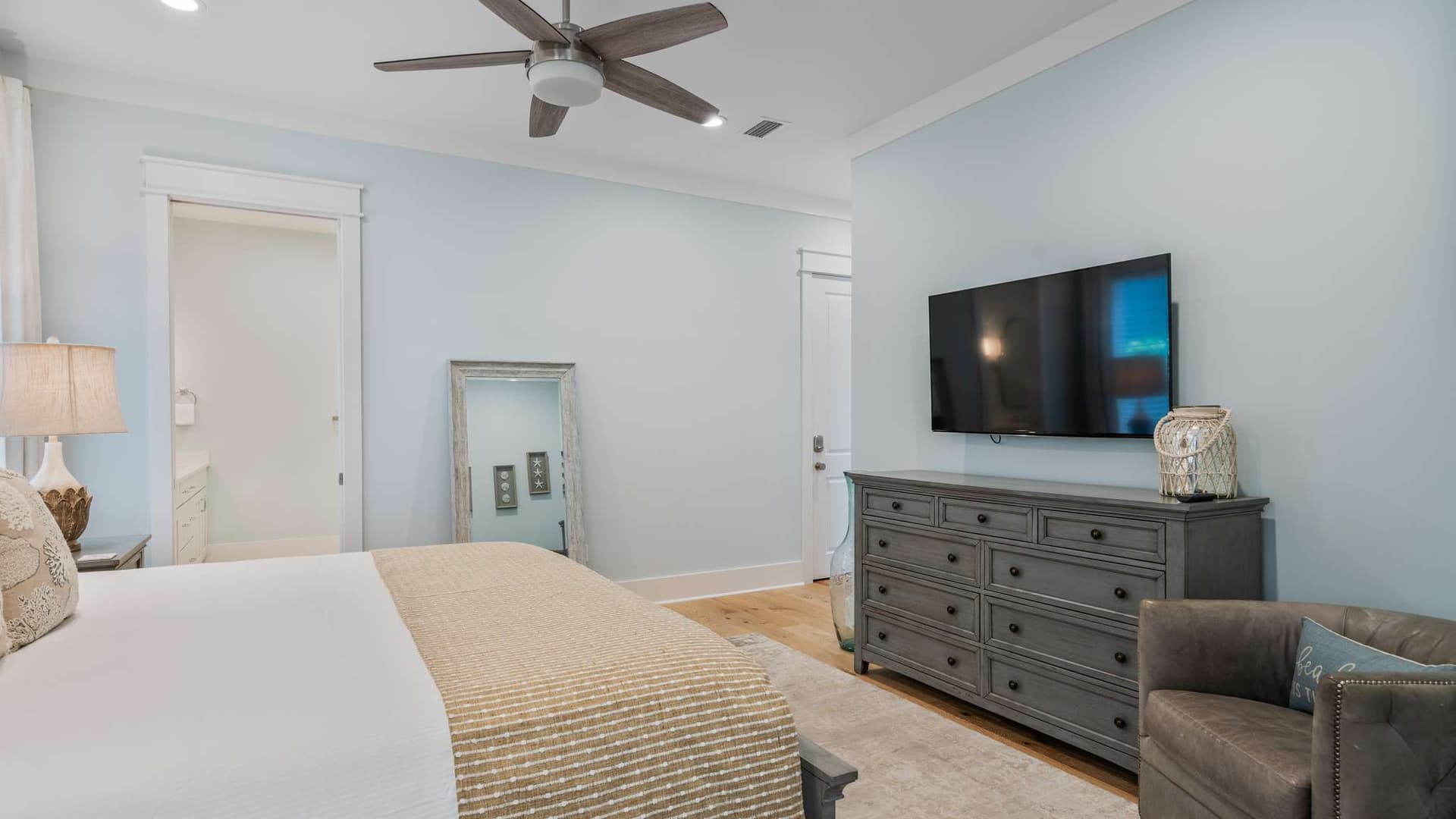 Barefoot Haven - Image 17