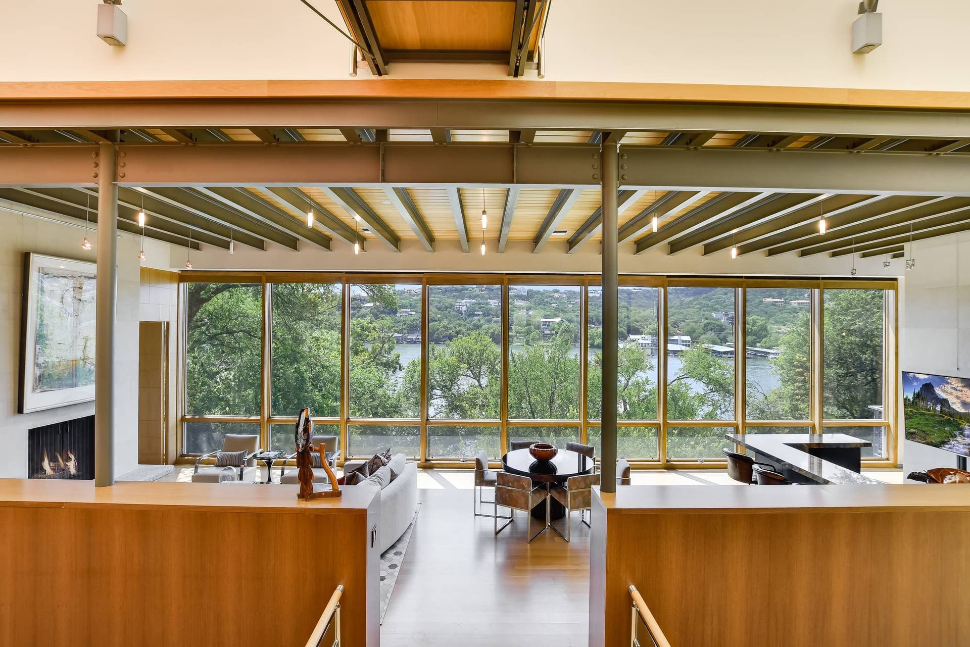 Waterfalls on the Lake Villa - Image 13