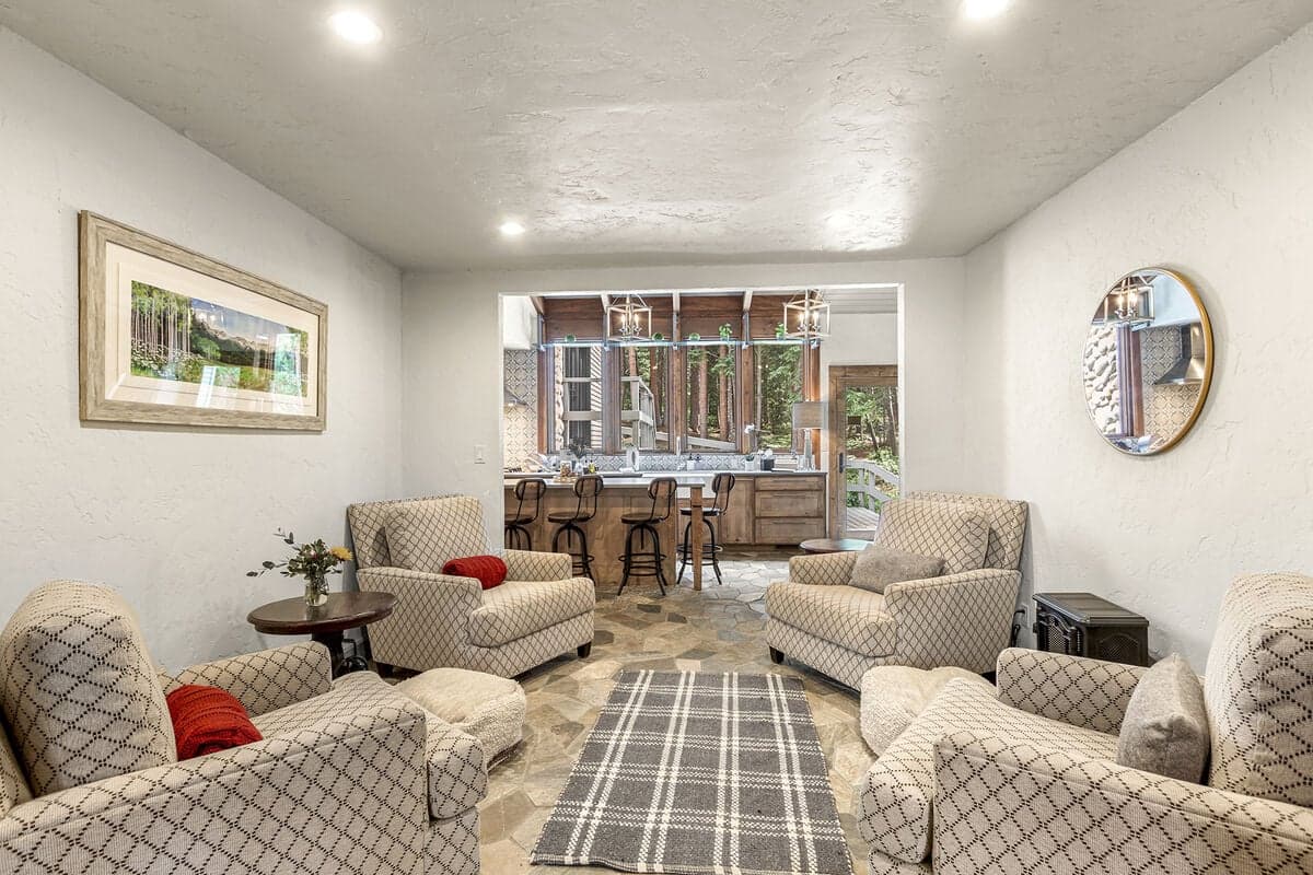 Creekside Chateau - Image 17