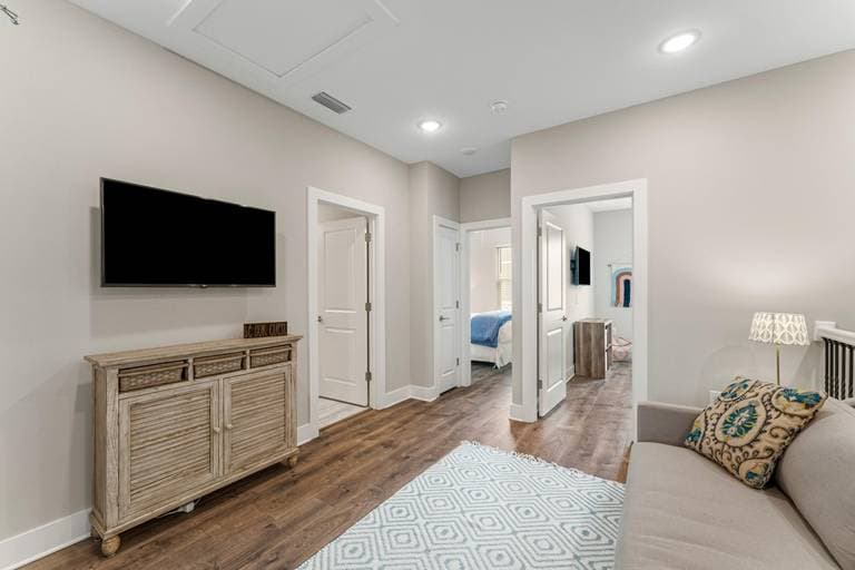 Waterfront House - Image 16