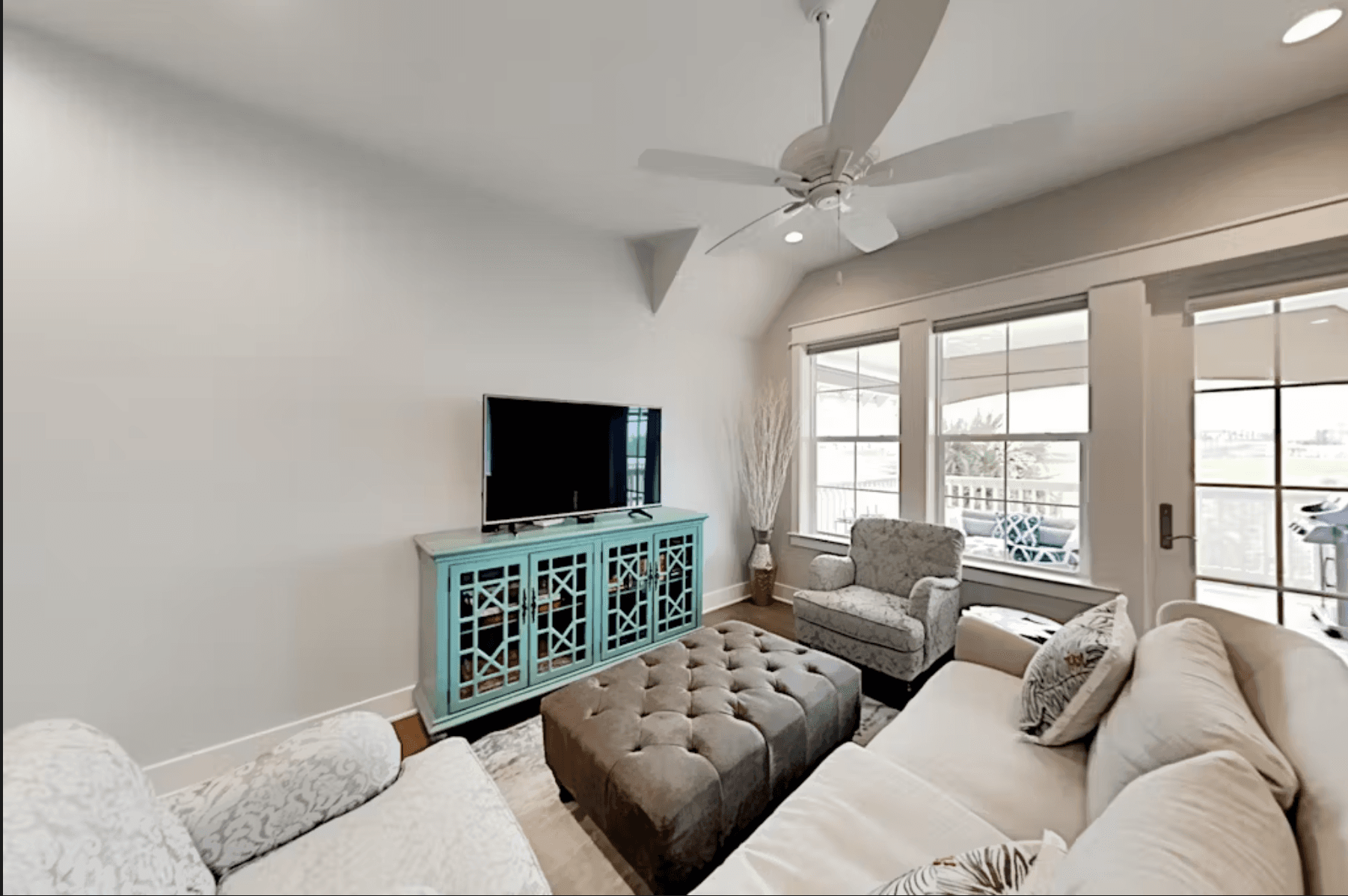 Parrots Cove - Image 5