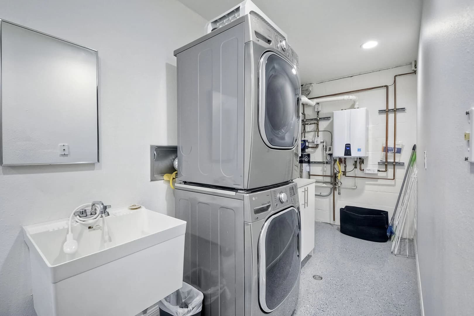 Cali Cove - Image 28