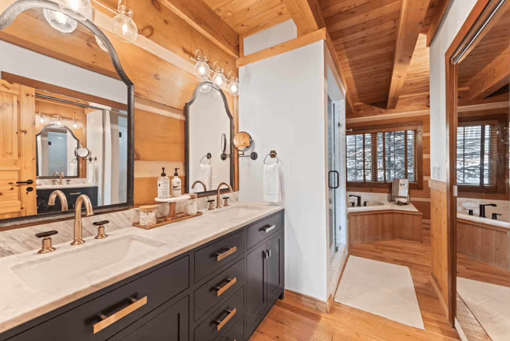 Sapphire Elegance - Image 17