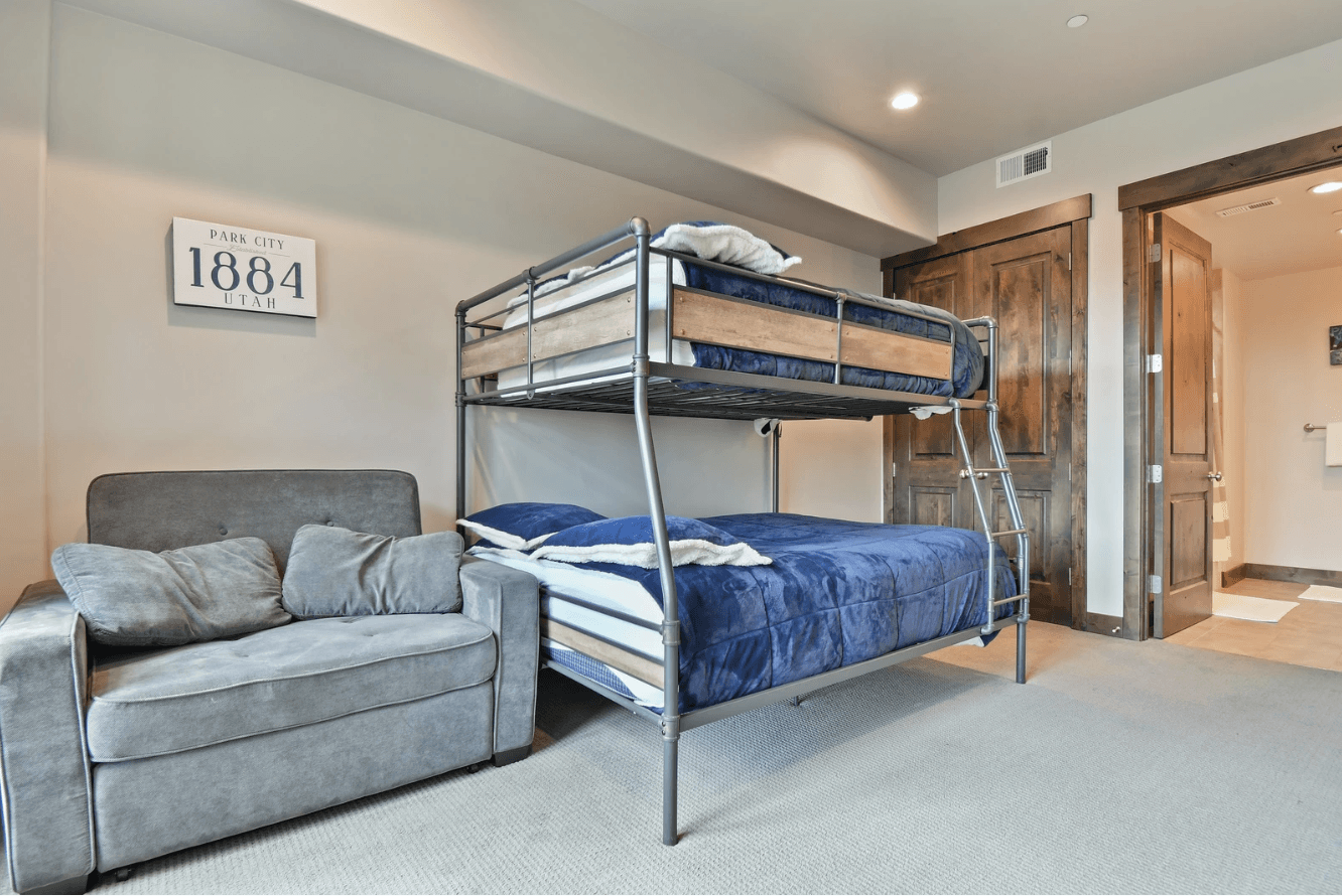 Alpine Abode - Image 12