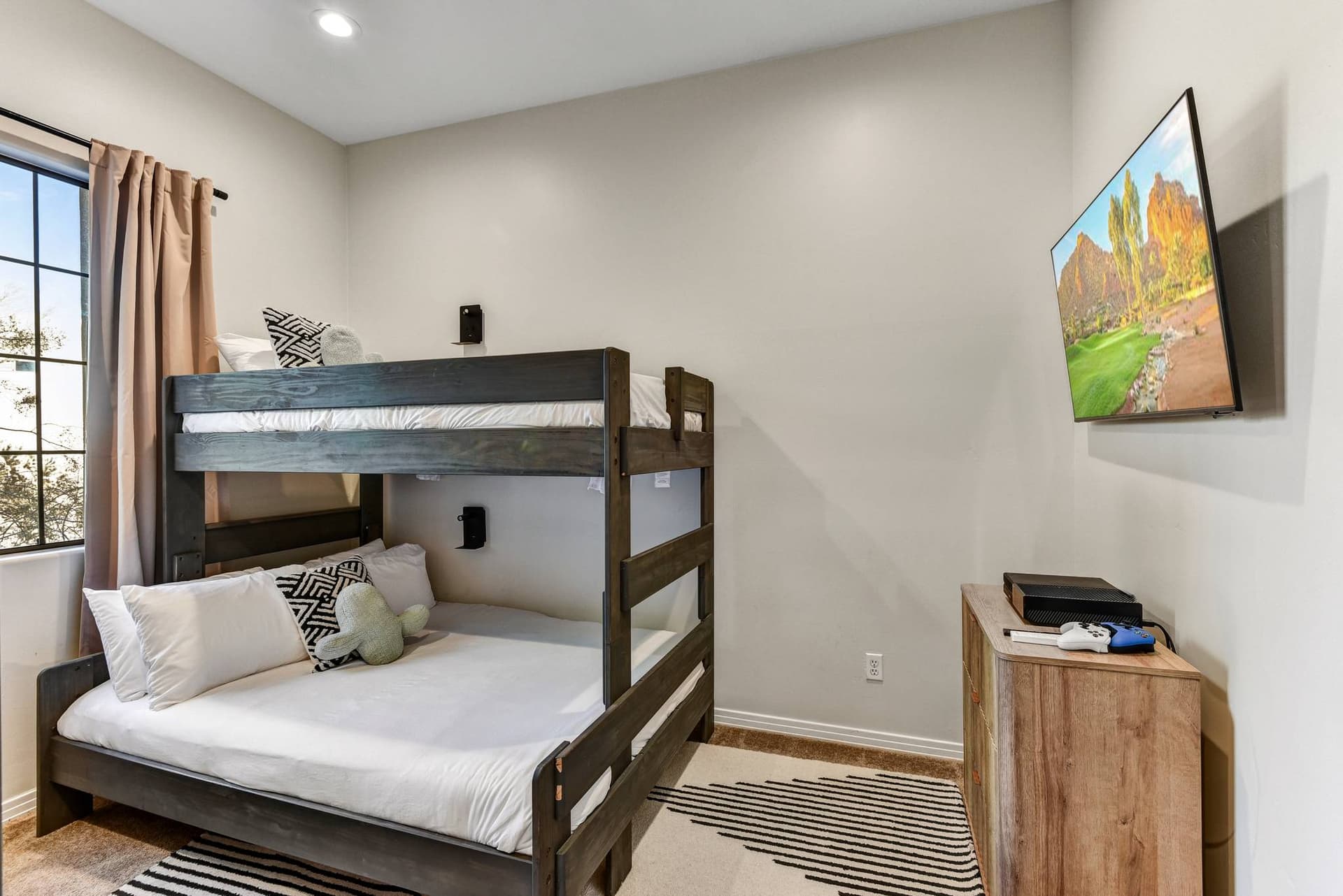 Pinnacle Peak Escape - Image 44