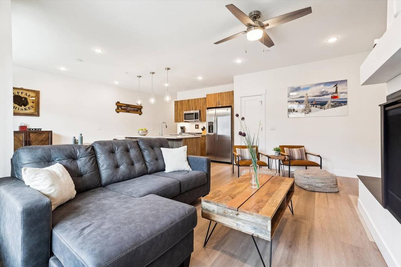 River West #522 - Image 4